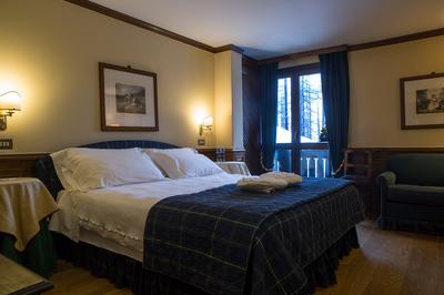Classic / Attica Rooms