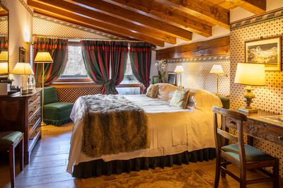 Classic / Attica Rooms