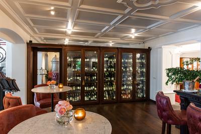 Lobby Bar