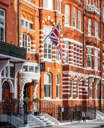 1. 11 Cadogan Gardens