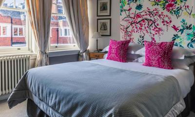 Petit Room