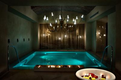 Pool in our Spa Amore & Psiche