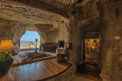 Sultan Cave Suite