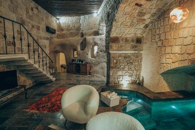 Mystic Cave Suite