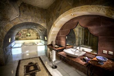 Harem Cave Suite