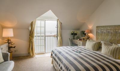 Seaview Rooms