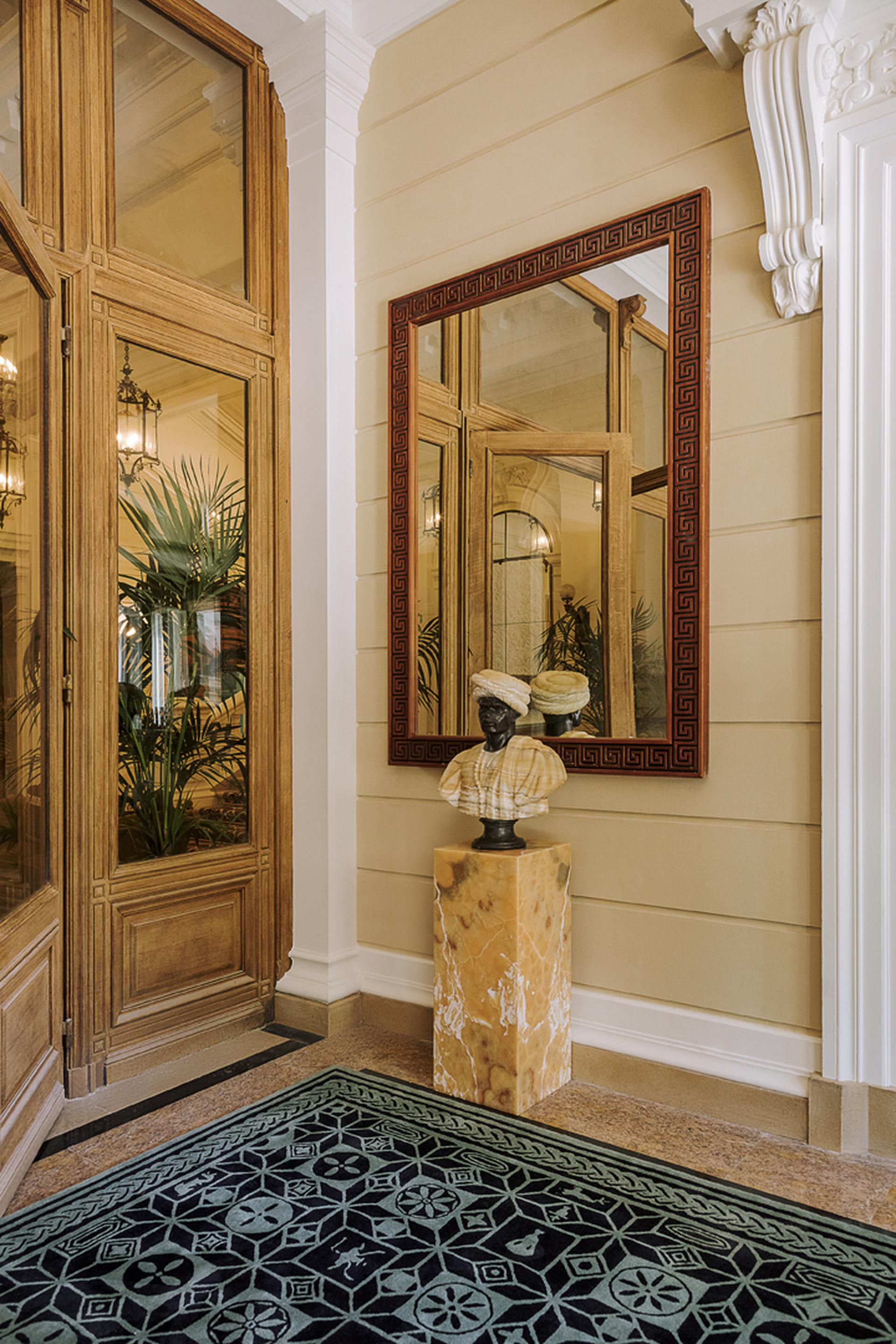 Saint James Paris, Relais & Chateaux