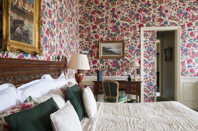 Prestige Room