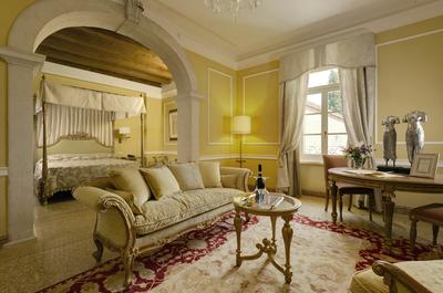 Romantic Honeymoon Suite