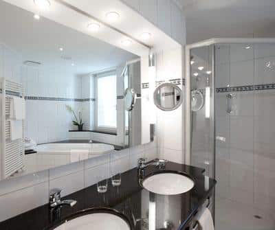 Suite Bathroom