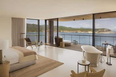 Five Bedroom Mansion - The Cliffhanger