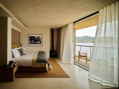 Cave Suite