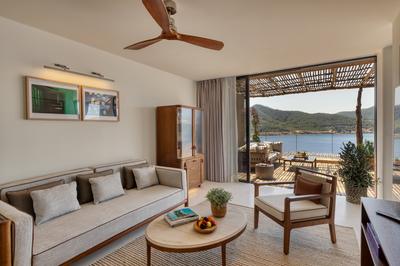 1-Bedroom Seascape Suite