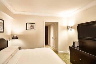 Deluxe King Interior View Guest Room
