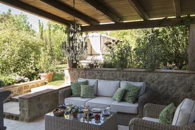 Dina Ferri Pool House