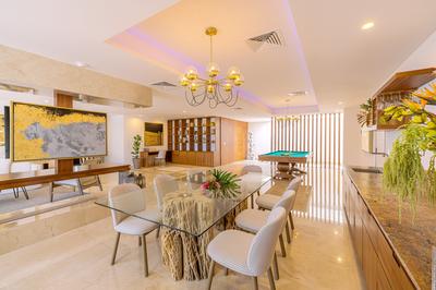 Diamond Suite Dining Area