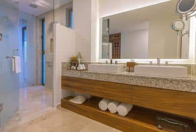 Ruby Suite Bathroom