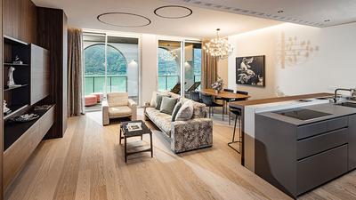 Lake View Grand Loggia Suite