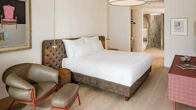 Lake View Loggia Suite