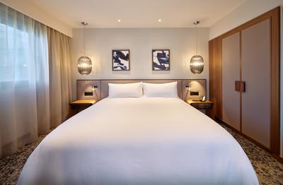 1 King 1 Bedroom Suite Street View - 55 sqm