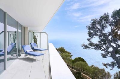 Corniche Suite