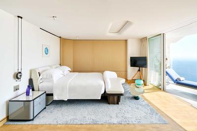Riviera Suite