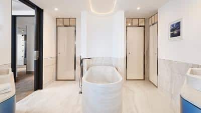 Grand Riviera Suite