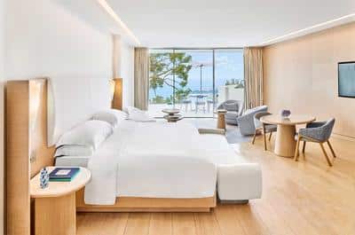 Corniche Junior Suite
