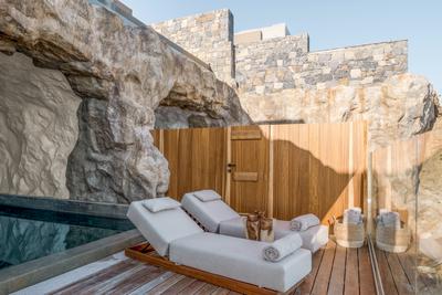 Cave Suite