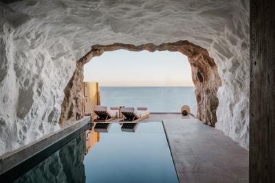 Cave Suite