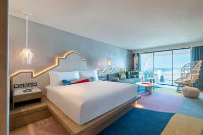 Spectacular Room