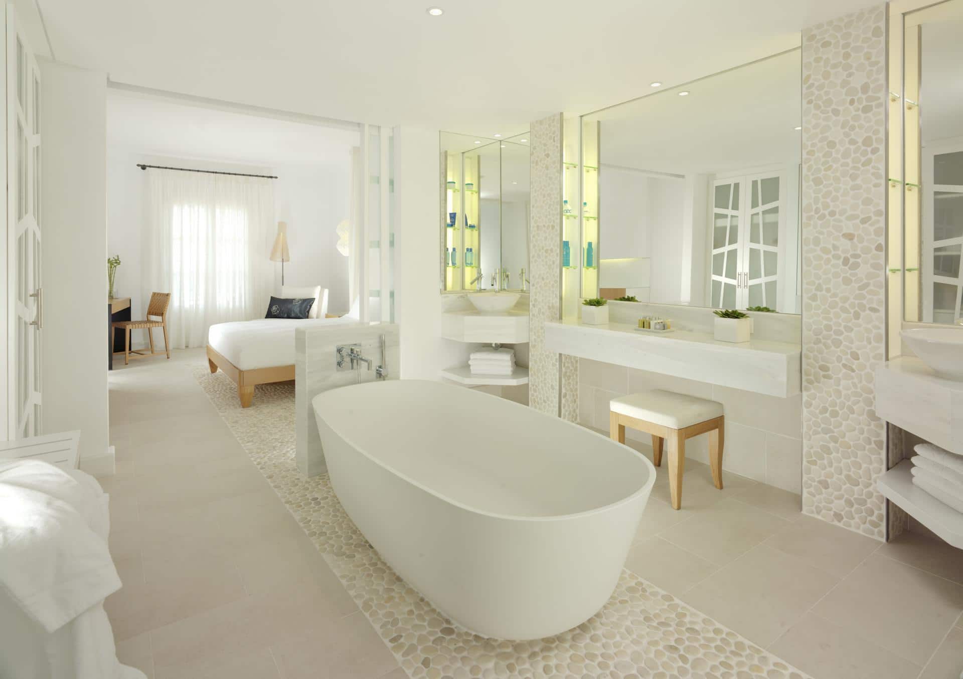 Suite with private pool