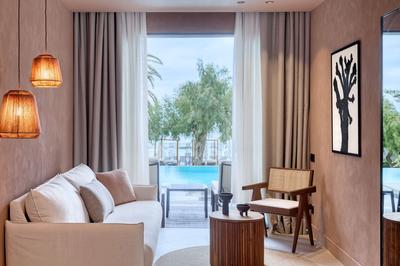 Sapphire Junior Suite with Pool