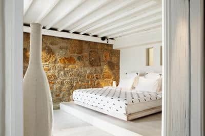 SUITE WITH POOL