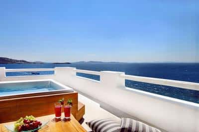 SUITE WITH JACCUZZI