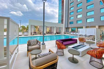 Outdoor Pool – Seating Area