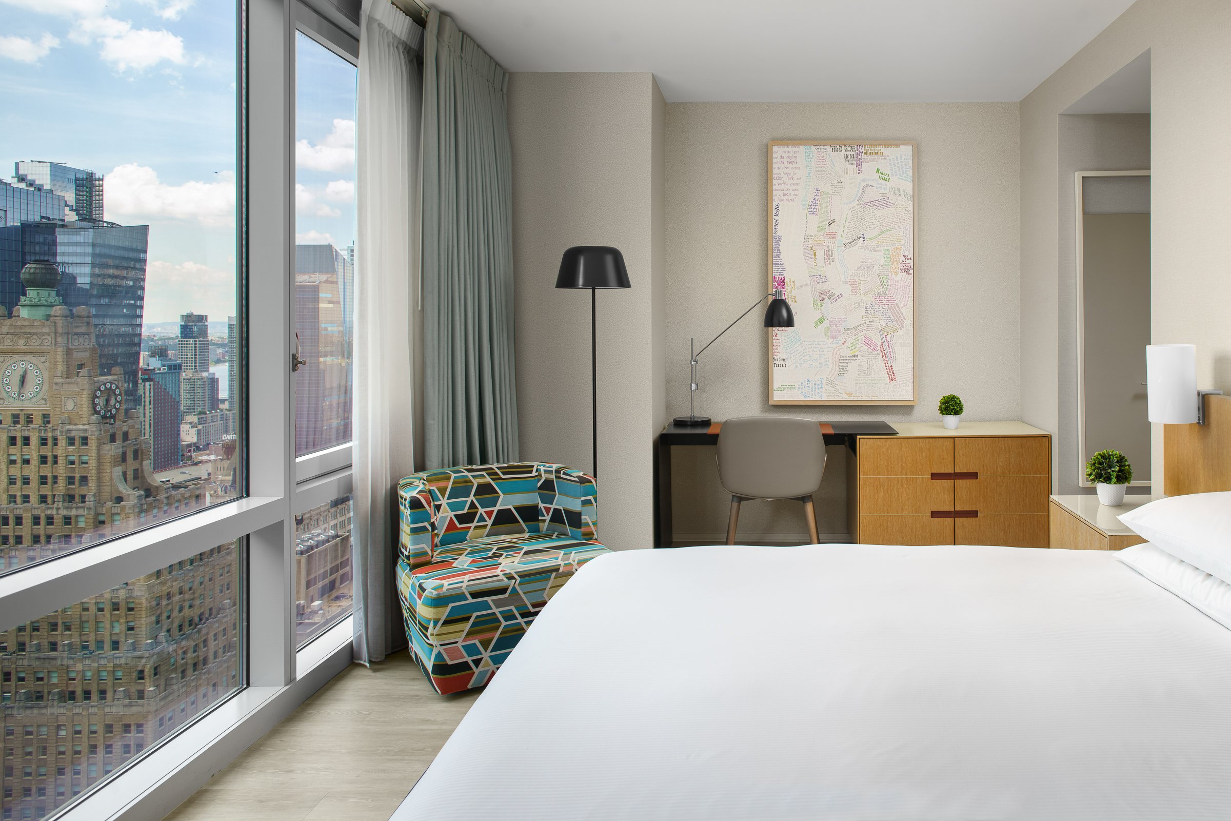1 King Bed High Floor Times Square View