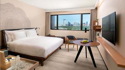BEI-Zhaolong-Hotel-P007-Deluxe-Room.16x9