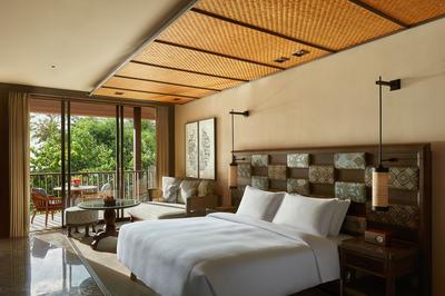 1 King Bed Deluxe