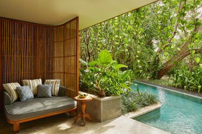 1 King Bed Lagoon Access