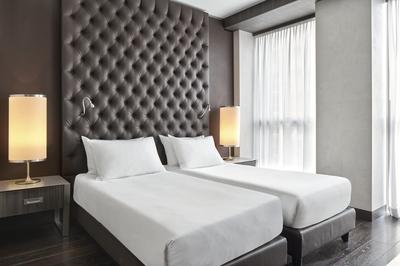 2 Twin Beds