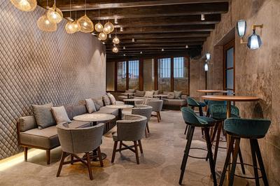 Bar Lounge