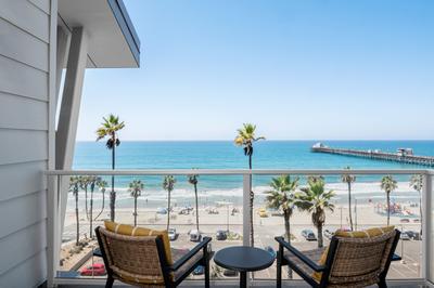 One King Bed with Ocean Front