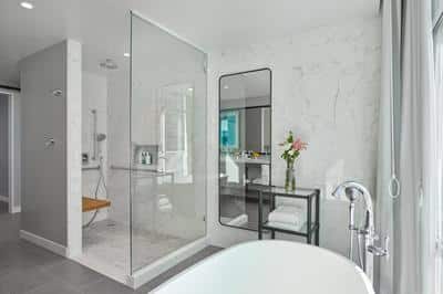 Grand Ocean Suite ADA with Roll-in-Shower
