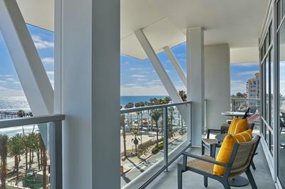 Grand Ocean Suite ADA with Roll-in-Shower