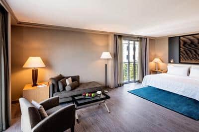Deluxe Suite Sleeping Area