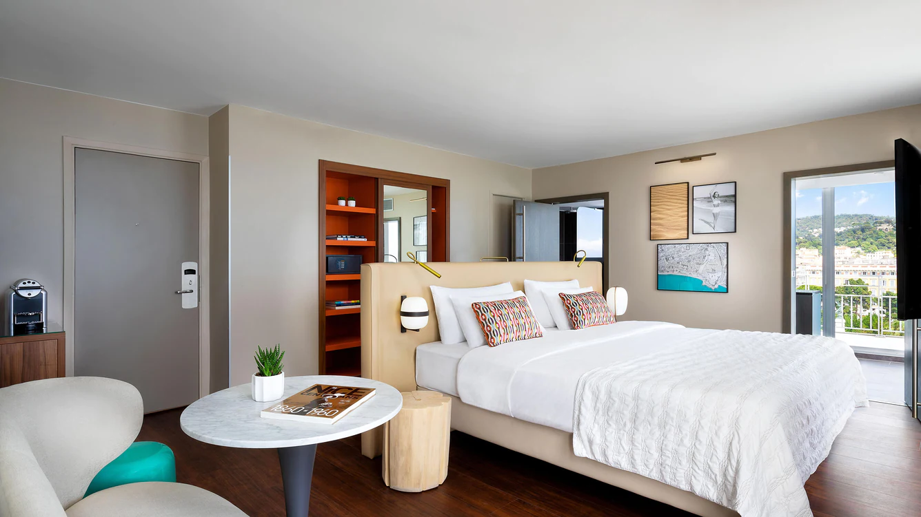 Junior Suite, 1 King, Garden View, Terrace
