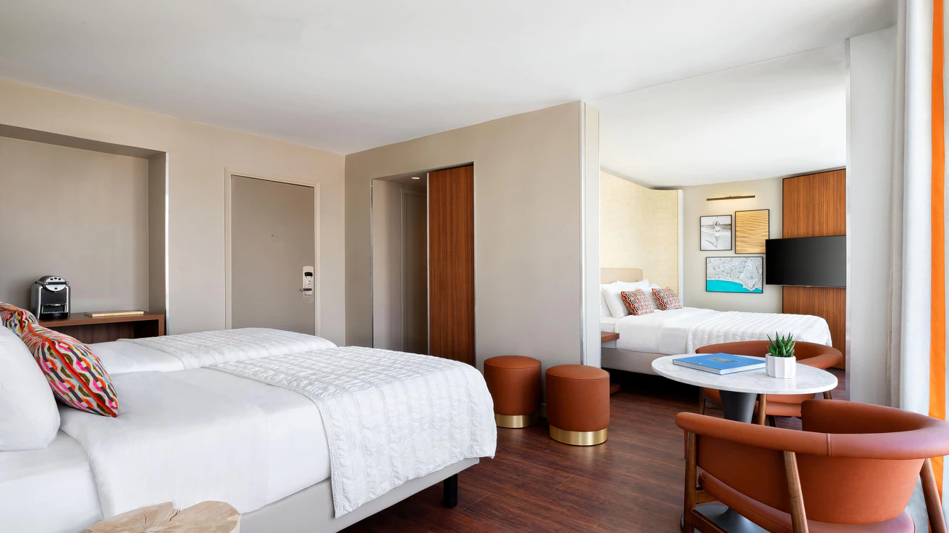 Family Room 1King &2Twins, Guest Room, City View, Terrace