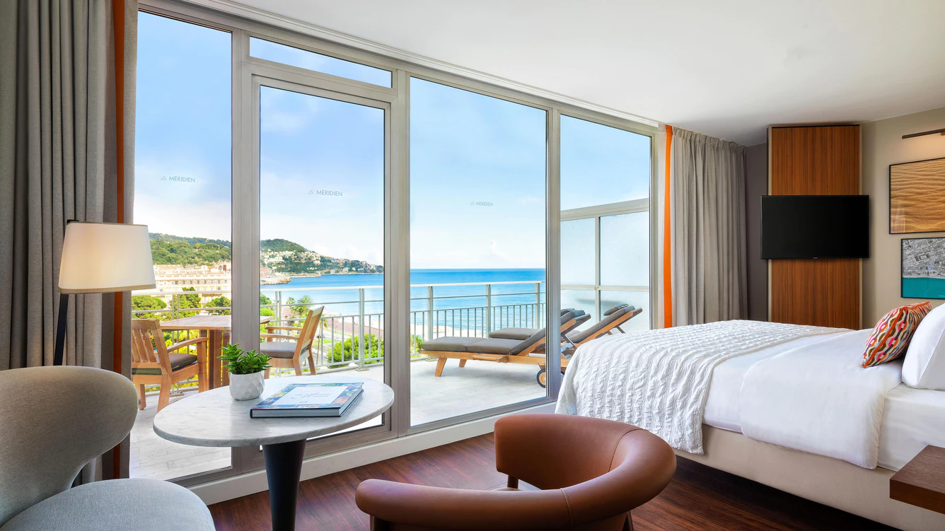 Executive Garden and Sea, Guest Room, 1 King, Garden View, Terrace