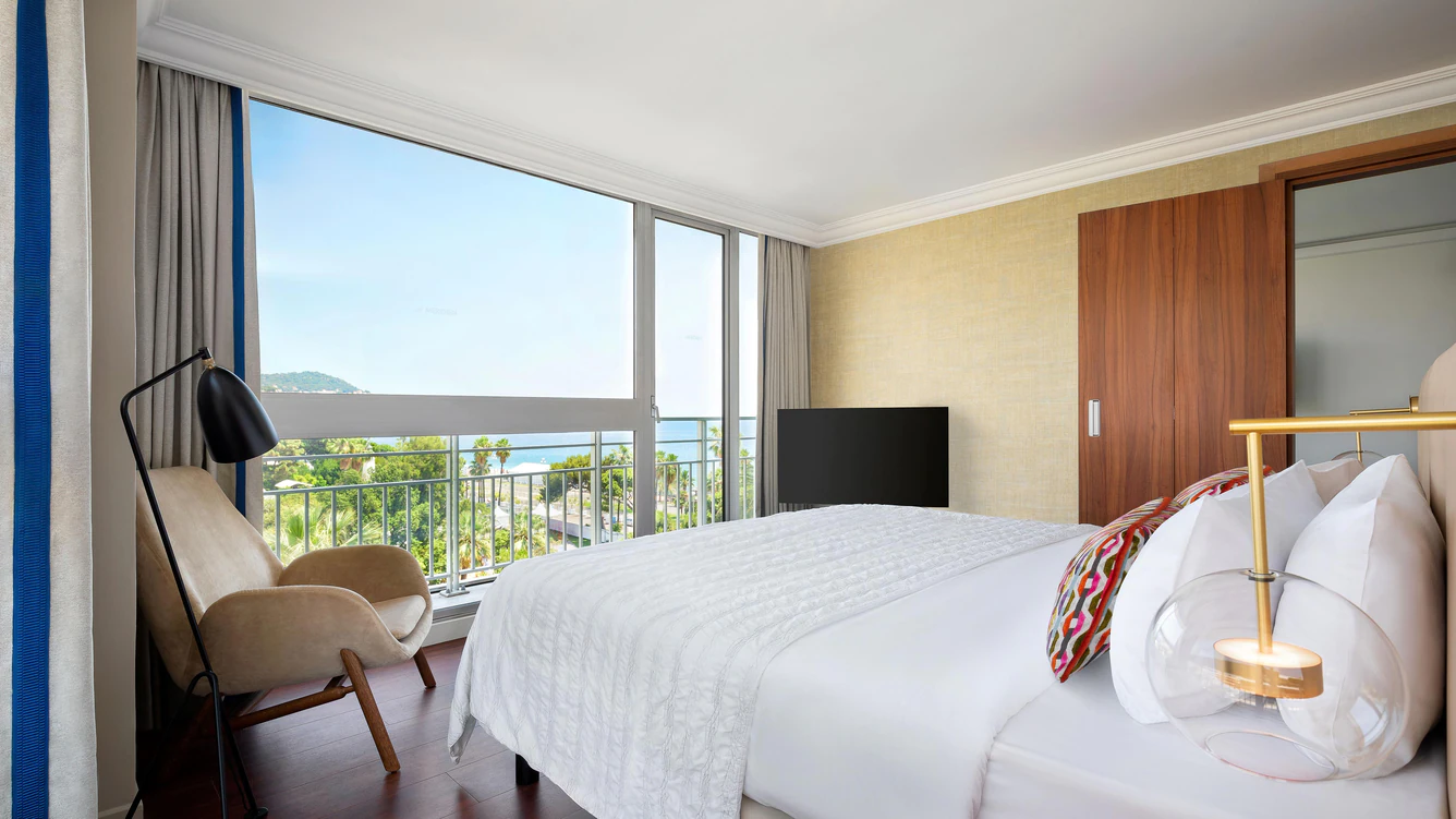 Mediterranean Suite, 1 Bedroom Suite, 1 King, Garden View, Balcony